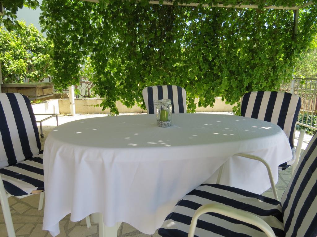 Apartments Lovric - 30 Meters To The Beach Trogir Exteriér fotografie