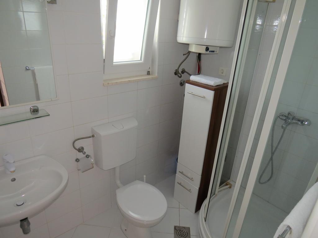 Apartments Lovric - 30 Meters To The Beach Trogir Exteriér fotografie