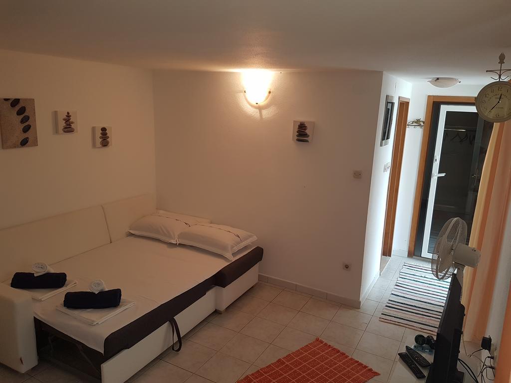 Apartments Lovric - 30 Meters To The Beach Trogir Exteriér fotografie