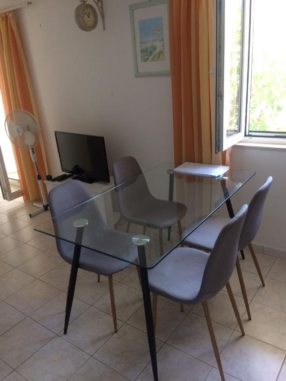 Apartments Lovric - 30 Meters To The Beach Trogir Exteriér fotografie
